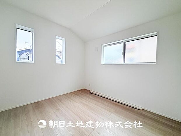 【洋室 (約5.3帖)】子供部屋にピッタリなお部屋です♪