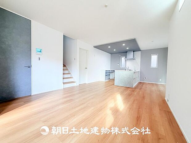 【LDK (約17帖)】