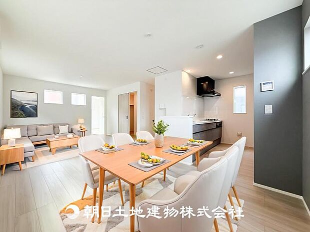 【LDK (約17.8帖)】※画像は実際の室内写真をもとに、家具・調度品の配置例をCG合成したもので、実際とは多少異なります。また、家具等は販売価格に含まれません。