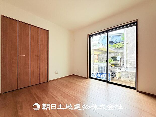 【洋室 (約5.25帖)】