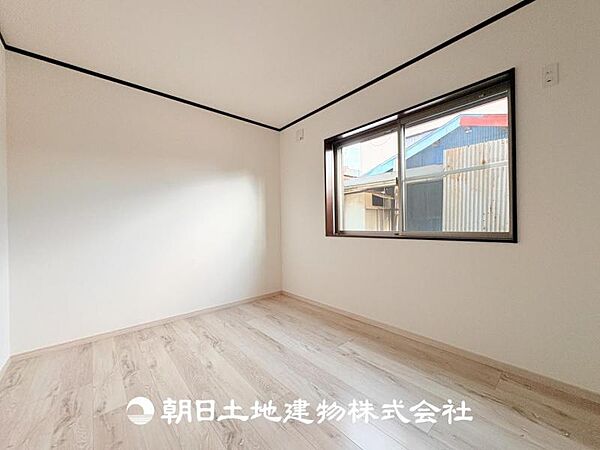 【納戸 (約6帖)】