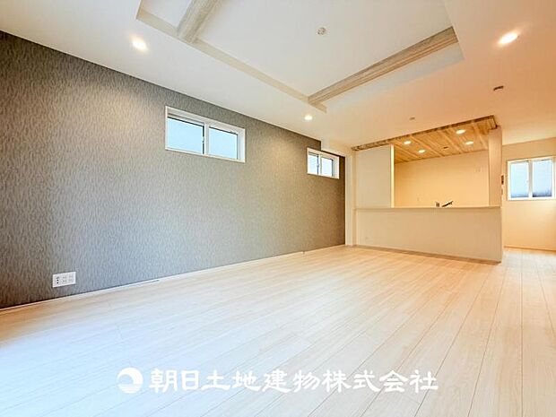 【LDK (約19.25帖)】