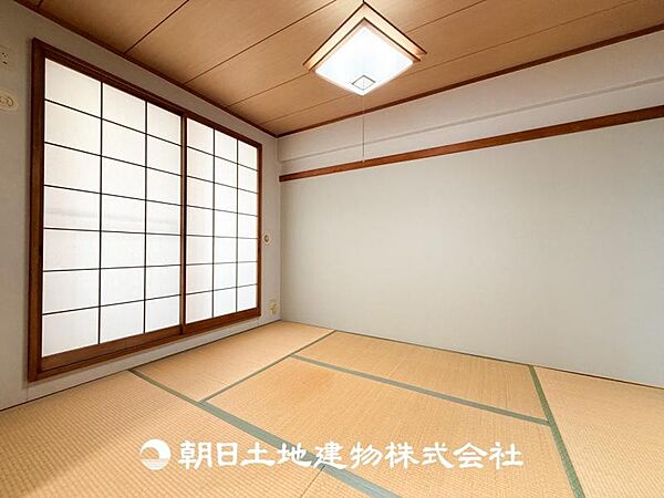 【和室 (約6帖)】