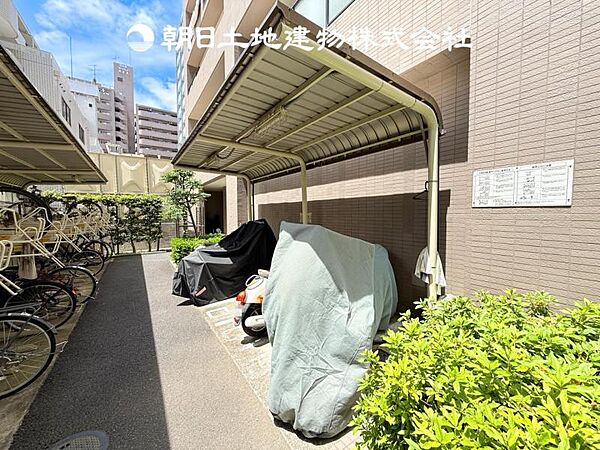【バイク置き場】