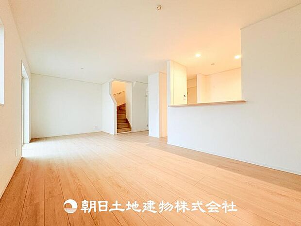 【LDK (約19帖)】