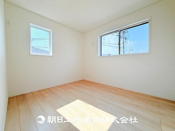 【洋室 (約5.2帖)】