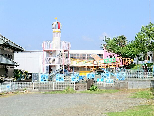 【伊勢宮幼稚園】　事務長や園長先生もアットホームでよい園です。食育に力を入れています。