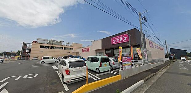 【コスモス 綾瀬市役所前店】 税込表示で他の店舗よりもリーズナブルです。店舗も新しく綺麗です。駐車場もあり、隣にタウンヒルズもあります。