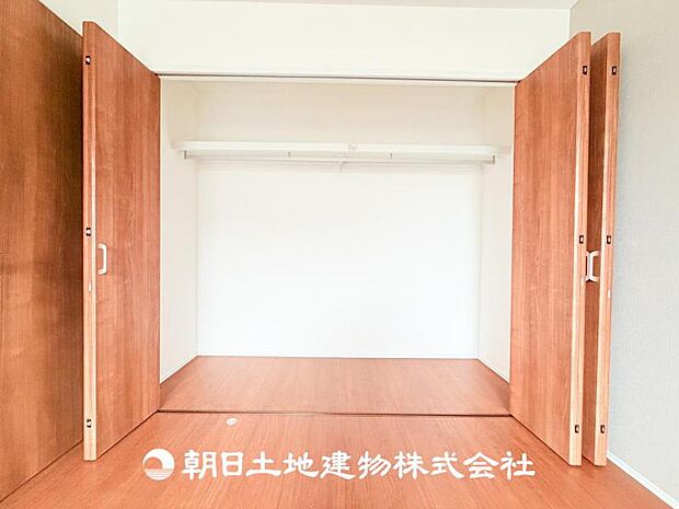 【クローゼット (寝室 約7.6帖)】