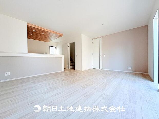 【LDK (約16.6帖)】※画像は実際の室内写真をもとに、家具・調度品の配置例をCG合成したもので、実際とは多少異なります。また、家具等は販売価格に含まれません。