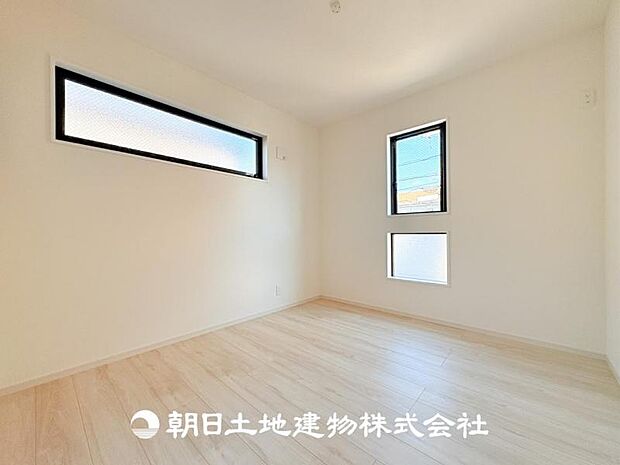 【洋室 (約5帖)】子供部屋にピッタリなお部屋です♪