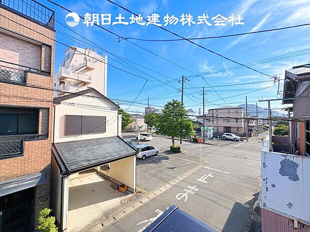 【現地眺望写真】周辺は閑静な住宅街になっております♪