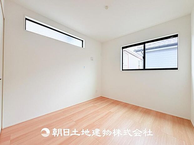 【洋室 (約5.25帖)】