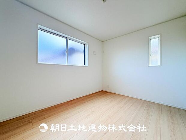 【洋室 (約6帖)】子供部屋にぴったりなお部屋です♪
