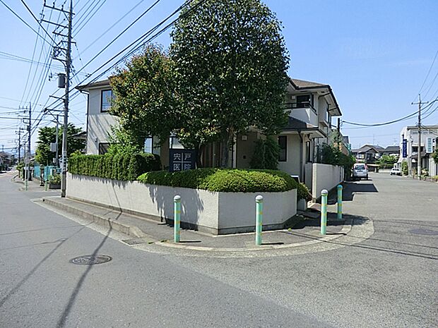 【宍戸医院】　駐車場があるので車での通院に便利です。とても感じが良く話しやすいです。話もきちんと聞いてくれて説明も丁寧です。