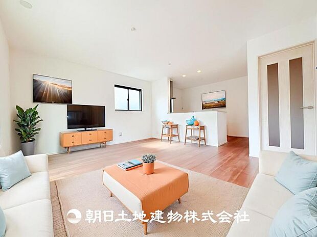 【LDK (約17帖)】※画像は実際の室内写真をもとに、家具・調度品の配置例をCG合成したもので、実際とは多少異なります。また、家具等は販売価格に含まれません。