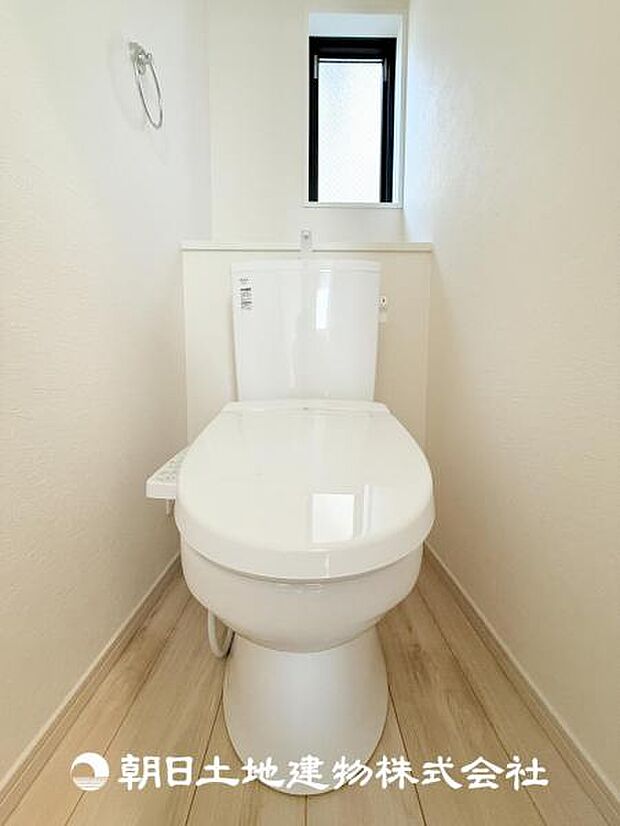 【ウォシュレット付きトイレ】最近では当たり前になってきたウォシュレット付きトイレになります!デリケートな方でも安心してお使いいただけます!