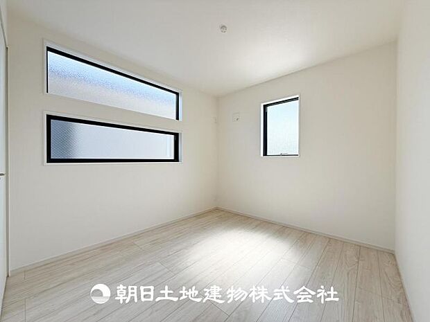 【洋室 (約5.2帖)】子供部屋にピッタリなお部屋になります♪