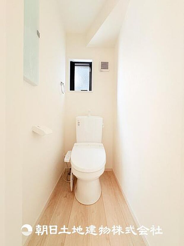 【ウォシュレット付きトイレ】最近では当たり前になってきたウォシュレット付きトイレになります!デリケートな方でも安心してお使いいただけます!