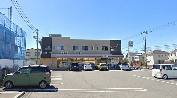 【セブンイレブン 平塚久領堤店】 プライベートブランドが充実しています。駐車場が広く利用しやすいです。