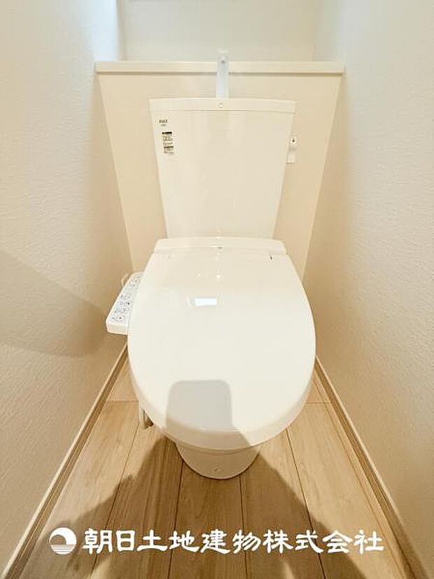 【ウォシュレット付きトイレ】最近では当たり前になってきたウォシュレット付きトイレになります!デリケートな方でも安心してお使いいただけます!