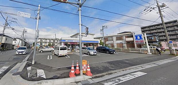 【ローソン・スリーエフ 座間相模が丘店】 とてもテキパキとレジをしてくれるのでいつもスムーズに買い物が出来てます。