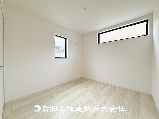 【洋室 (約5.2帖)】子供部屋にピッタリなお部屋です♪