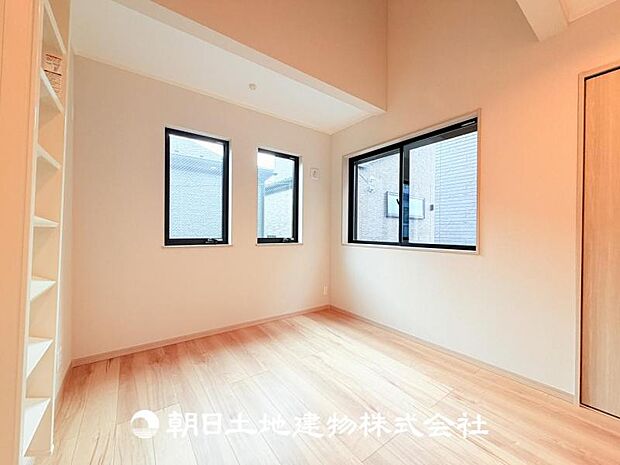 【洋室 (約5.2帖)】