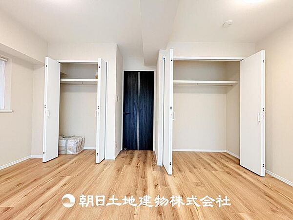 【クローゼット (寝室 約9.57帖)】