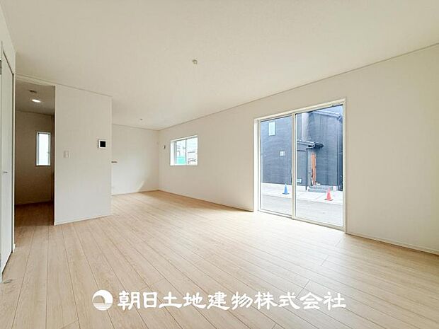 【LDK (約18帖)】