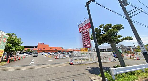 【ロピア 平塚ユニディ店】 ホームセンターの中にあります。お肉も魚も品揃えが良いです。
