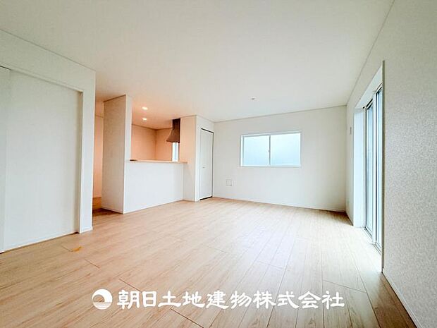【LDK (約18.7帖)】