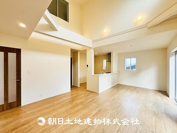 【LDK (約18帖)】