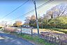 周辺：【磯部頭首工公園】　トイレや駐車場もあり散歩・ジョギングの休憩に便利です。.