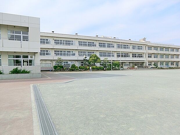 【比々多小学校】 保護者同士の交流が多いため、学校行事への参加も積極的です。 地域ぐるみで子供たちを育てる雰囲気がある小学校だと思います。