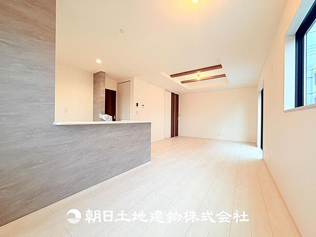 【LDK (約18帖)】