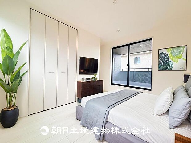 【寝室 (約7帖)】※画像は実際の室内写真をもとに、家具・調度品の配置例をCG合成したもので、実際とは多少異なります。また、家具等は販売価格に含まれません。