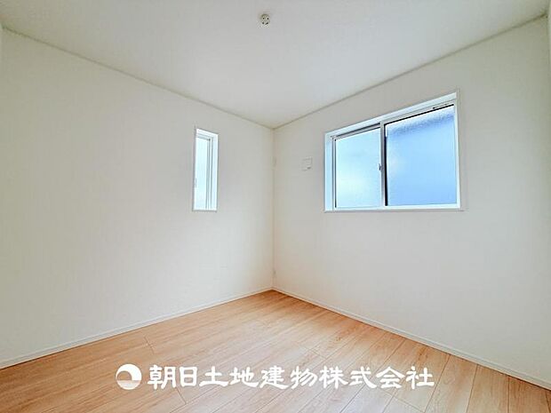 【洋室 (約5.5帖)】