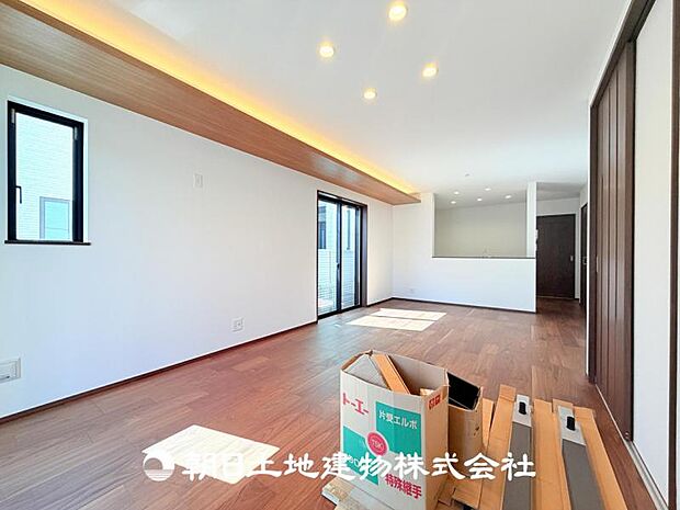 【LDK (約19.46帖)】