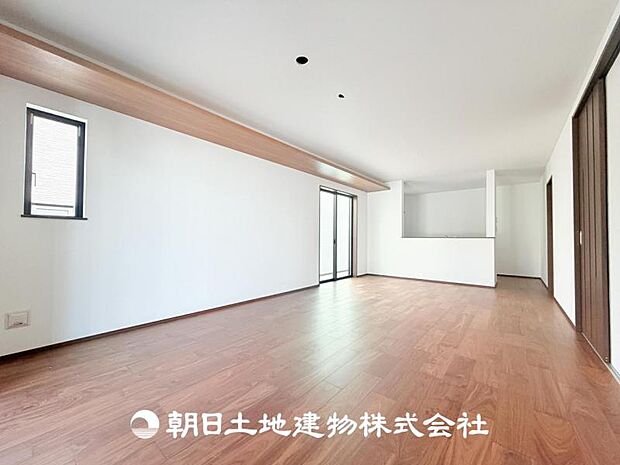 【LDK (約19.43帖)】