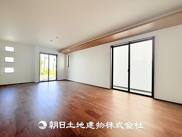 【LDK (約19.43帖)】