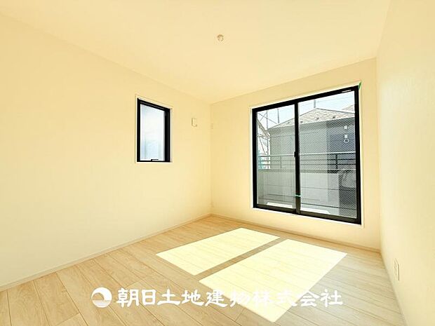 【洋室 (約5.3帖)】