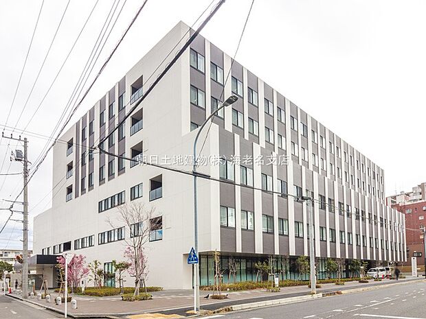 【大和徳洲会病院】 小田急大和駅から徒歩3分の場所にあり、夜間救急外来もやっており、20以上もの専門の科があるので、安心して利用出来る総合病院です。