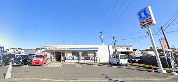 【ローソン・スリーエフ　愛川中津中央店】　駐車場も広く大きな車でも停めやすいです。品揃えも良く大変便利です。