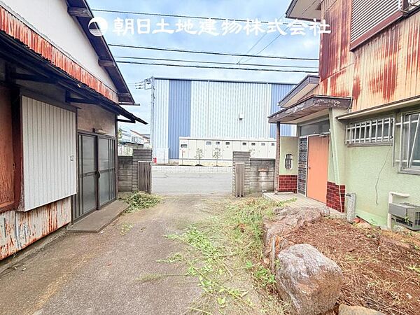 【現地写真 (古家解体前)】