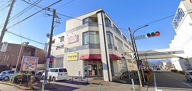 【ドラッグストア マツモトキヨシ 相模原麻溝店】 原当麻駅の近くにあり便利です。三和と2階で繋がっていてます。店内も広く品揃えが良いです。