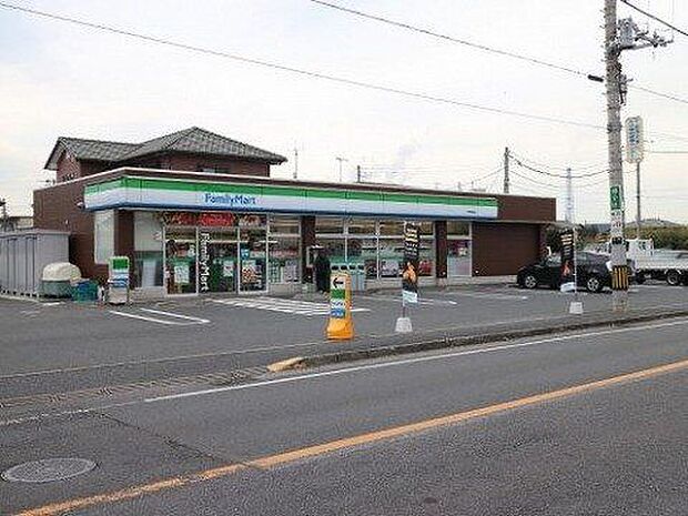 ファミリーマート 市原姉崎店 徒歩13分。24時間営業。駐車場、ATM、マルチコピー機有。 1003m