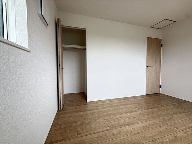 【洋室/約6.0帖】お子様部屋や趣味室、書斎等お好みの用途で使用いただけます。