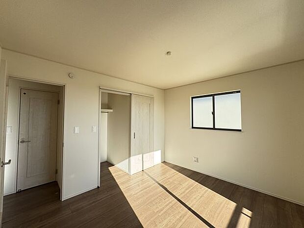 【洋室】趣味部屋や書斎など、ライフスタイルに合わせて柔軟にご活用いただけます。