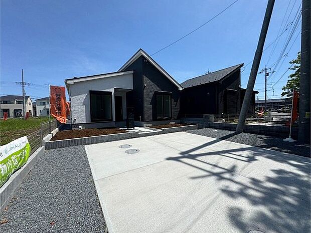 【現地外観写真】小さなお子様からご年配の方まで暮らしやすい、フラットフロア仕様です。